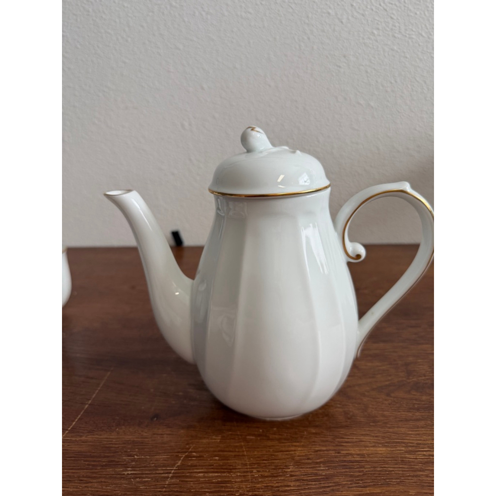 Mikasa Wedding Band Teapot L9709 Gold Trim Fine China Japan READ